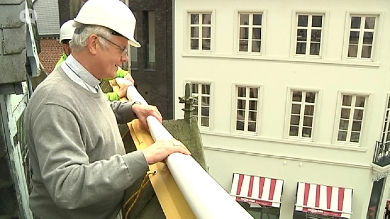Bisschop overwint hoogtevrees en beklimt kathedraal