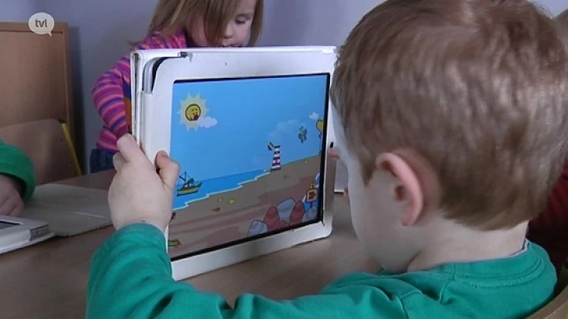 Laat kinderen een uur per dag buiten spelen om risico op bijziendheid te beperken