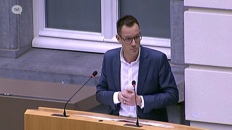 Was deze parlementaire vraag de druppel die de emmer deed overlopen voor Turtelboom?