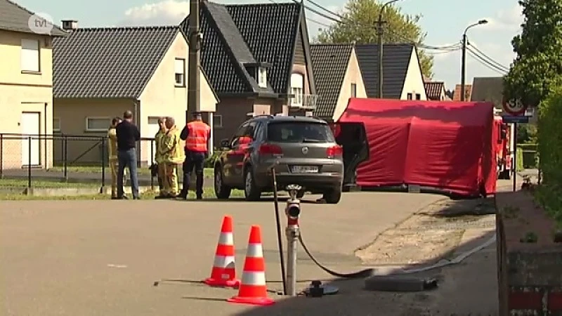 Man uit Genk sterft onder eigen vrachtwagen