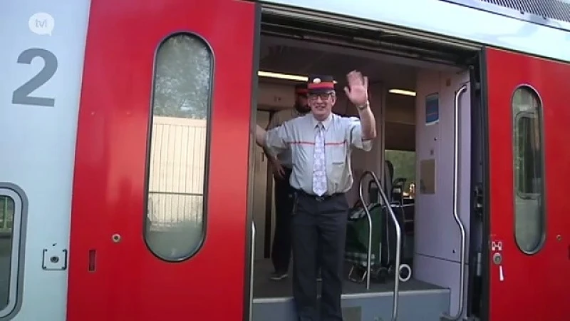 Treinconducteur trakteert op laatste werkdag