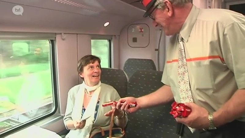 Treinconducteur trakteert alle reizigers tijdens zijn laatste rit