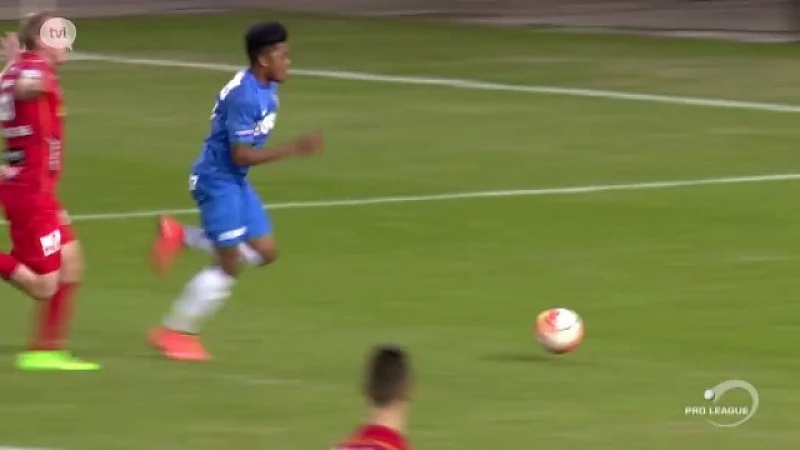 Leon Bailey verlengt zijn contract bij Genk