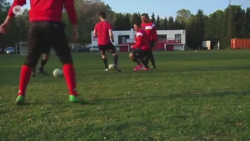 Bakje Trap: stoot FC Anadol kampioen FC Donk van de troon?