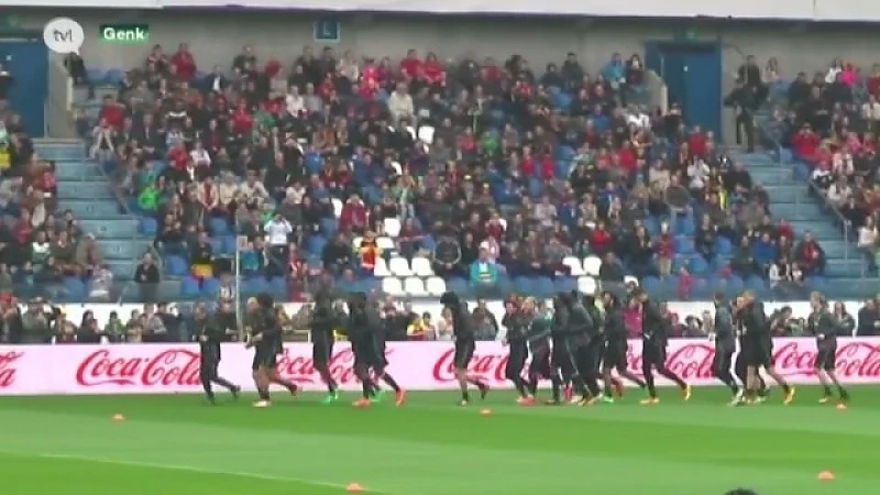 Supporters volgen training Rode Duivels in Cristal Arena