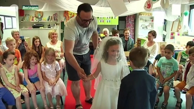 Kleuters bezegelen huwelijk in Beringen