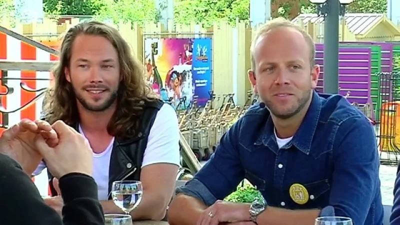 DINSDAG Aan Tafel met Alex Agnew