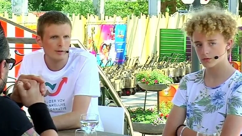 DONDERDAG Aan Tafel met Alex Agnew