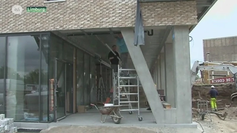Bouwvakkers moeten doorwerken tijdens bouwverlof door wateroverlast