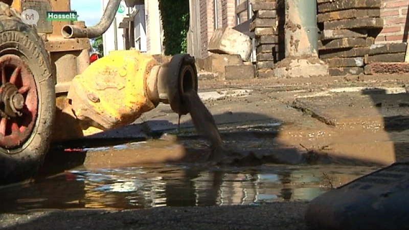 Helft Kuringen centrum zonder water na waterlek