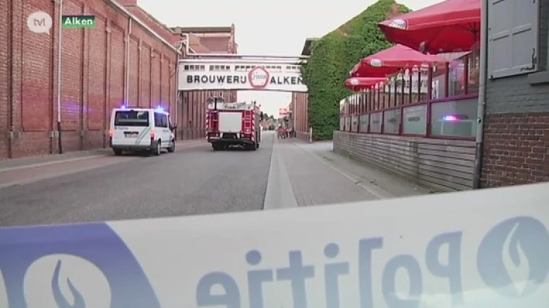Brandweer, ambulance en politie bij brouwerij Alken-Maes