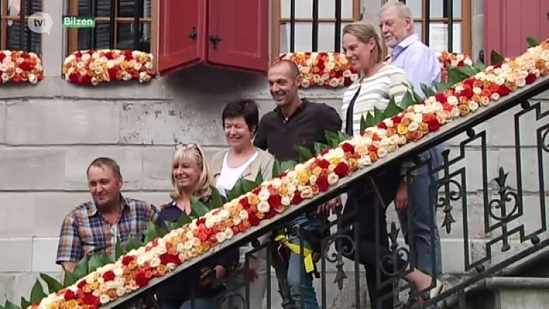 Stadhuis Bilzen ingepakt met bloemen