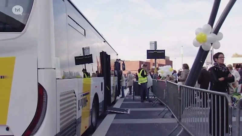 Opening busstation Bree