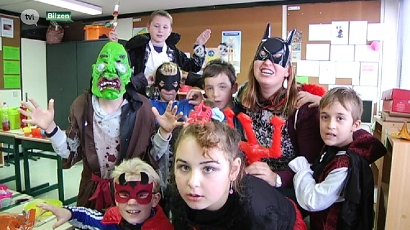 Leerlingen vieren Halloween in Bilzen