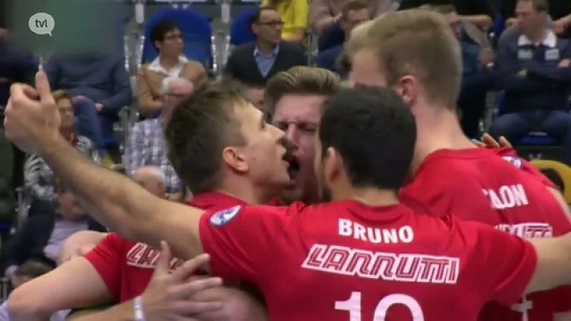 Maaseik verliest topper in Roeselare en is leider af