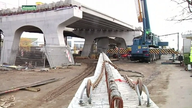 Werken Philipsbrug terug op schema na asbestperikelen