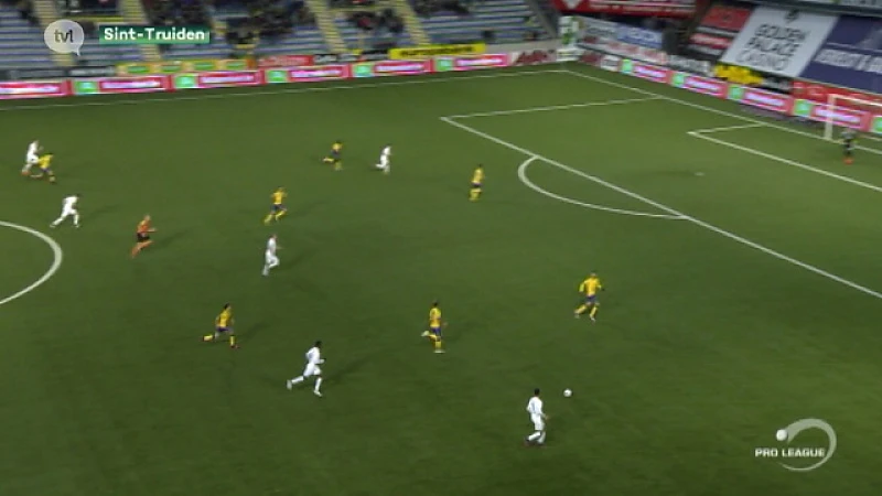 Vossen nekt STVV in blessuretijd
