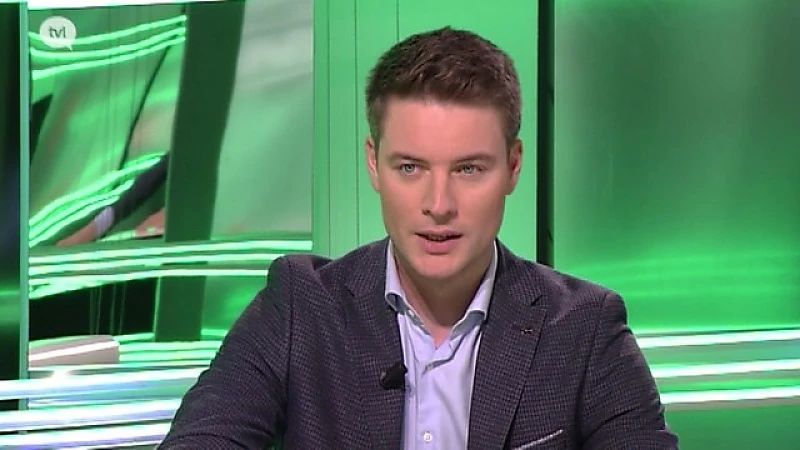 "Manager Bailey speelt het strategisch en stuurt aan op transfer"