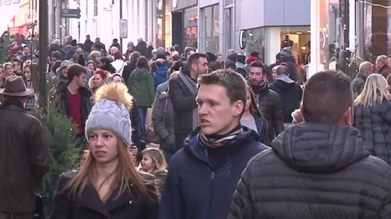 Shoppers nu al op zoek naar koopjes in Hasselt