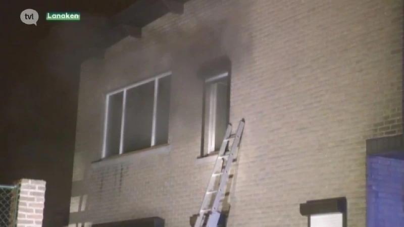 Carnavalist redt vrouw uit brandend huis