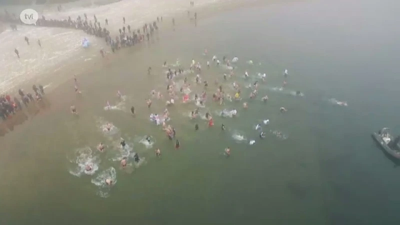 Nieuwjaarsduik van Kinrooi