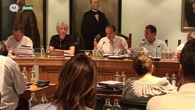 Politici onder vuur voor misbruik mandaten