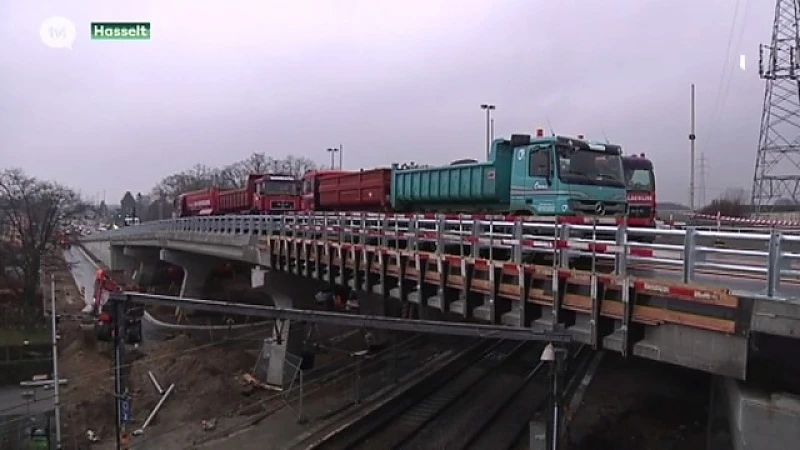 Nieuw gedeelte Philipsbrug gaat morgen open