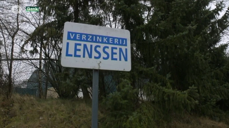 Brandweer rukt uit voor lek bij verzinkerij Lenssen in Genk