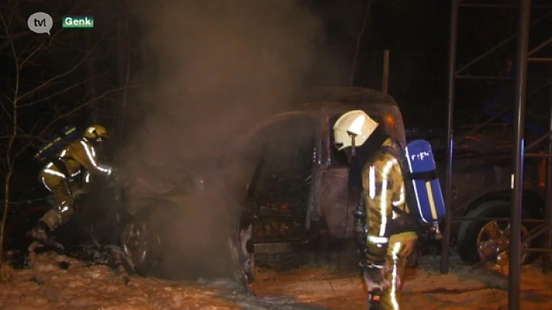 Auto brandt uit op E314