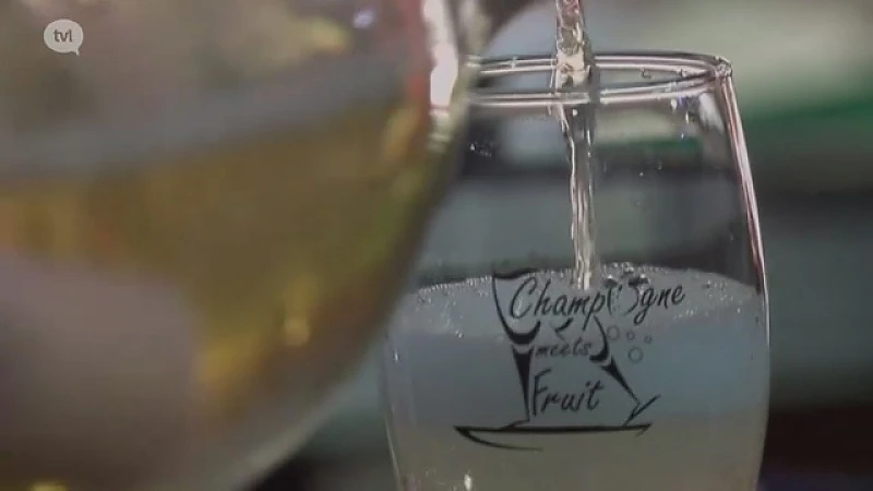 Champagne meets fruit