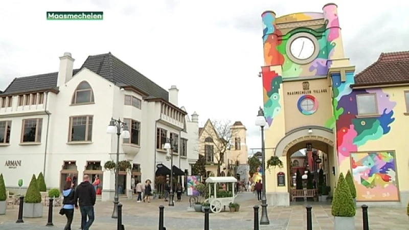 Kunstenaar geeft Maasmechelen Village  facelift