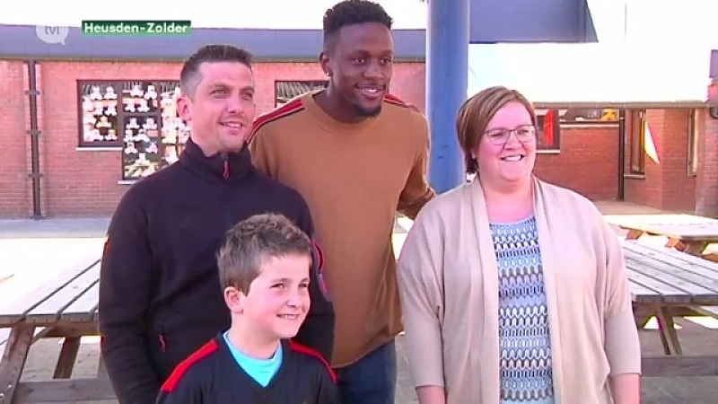Rode Duivel Divock Origi verrast kankerpatiëntje in Heusden-Zolder