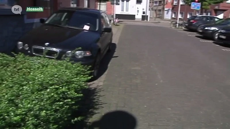 Straat in Runkst komt in opstand tegen parkeerbeleid stadsbestuur