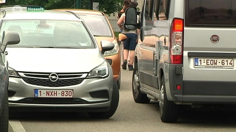 Parkeerproblemen hogeschool blijft: politie geeft onmiddellijk boetes