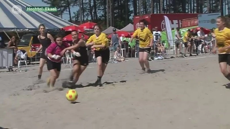 Zweten en puffen op beachsoccertornooi in Hechtel-Eksel