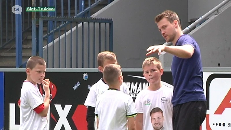 200 kinderen voetballen met Simon Mignolet voor ALS Liga