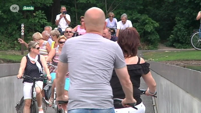 Fietsen door het water lokte afgelopen twee maanden al 40.000 bezoekers