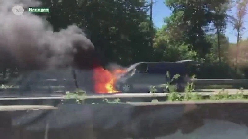 Lange file op E313 door brandend voertuig