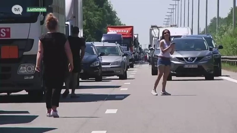 Geen waterbedeling in file op E314 omdat te veel mensen hun wagen achterlieten