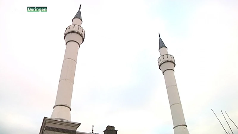 Minister Homans trekt erkenning van Fatih-moskee in