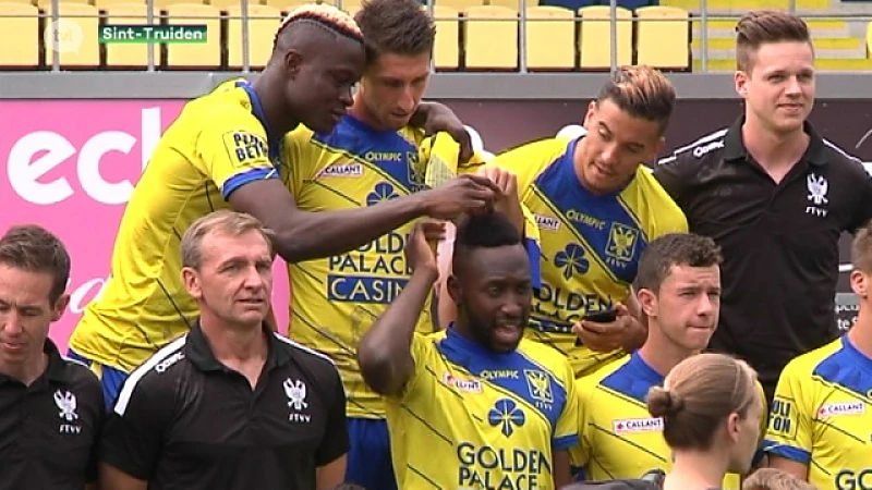 Eerste groepsfoto van STVV