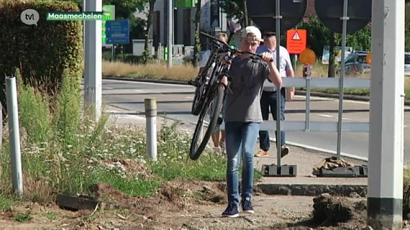 Buurtbewoners boos om straat die dag voor bouwverlof wordt opgebroken