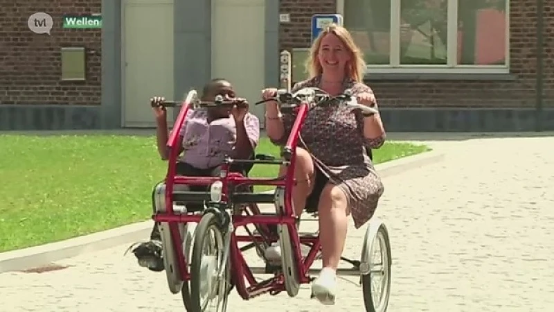 Duofiets moet ook mensen met beperking aan het fietsen brengen
