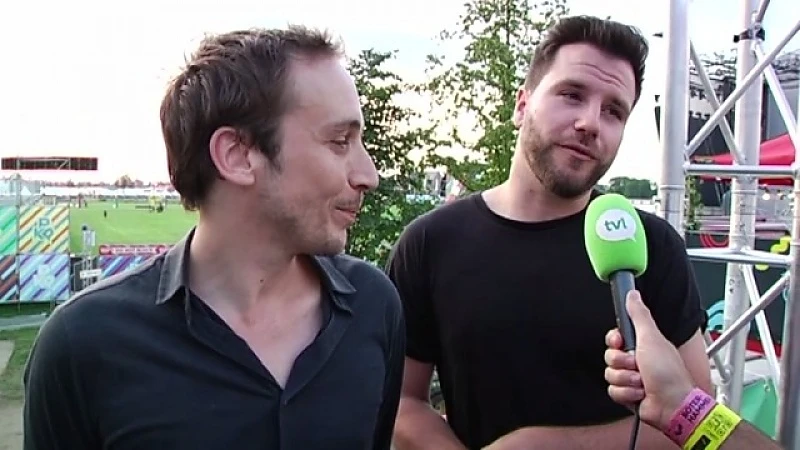 Hush Hefner B2B Michael Midnight: "Hebben nog nooit op woensdag mogen spelen"