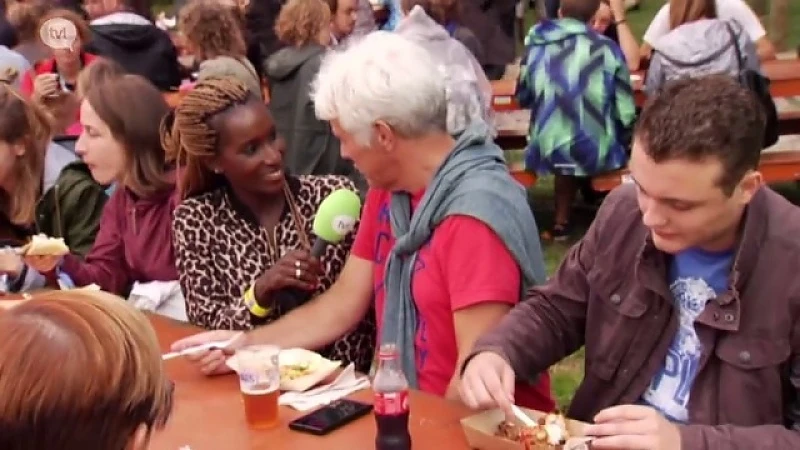 Journaliste Ornella test uit: "Waar vind je het lekkerste eten op Pukkelpop?"