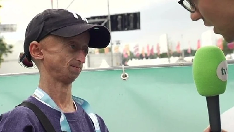 Progeriapatiënt Michiel Vandeweert op podium bij Migos