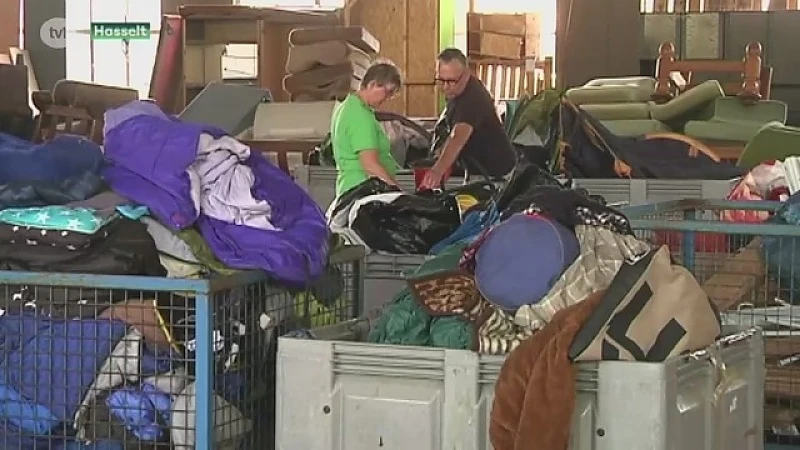 Kringwinkel bedolven onder achtergelaten Pukkelpoptenten
