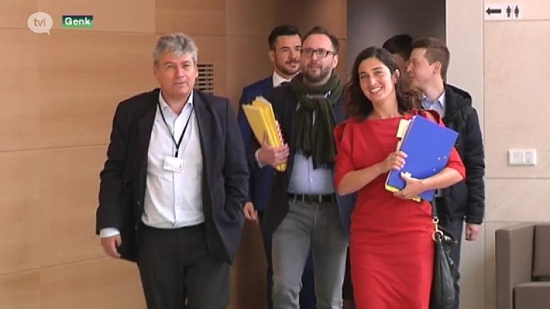 Staatssecretaris Zuhal Demir wordt mama