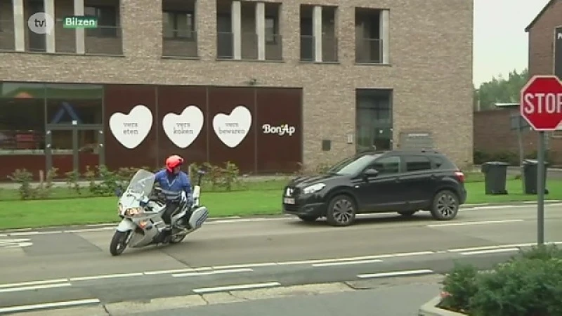 Bestuurders negeren massaal verkeersbord in Bilzen. Politie grijpt in.