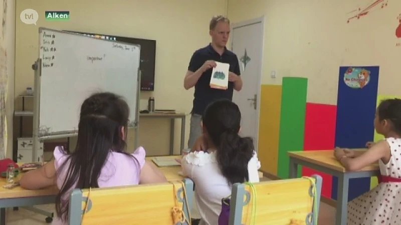 Limburgers in China: Wesley Smout werkt als leerkracht in Peking